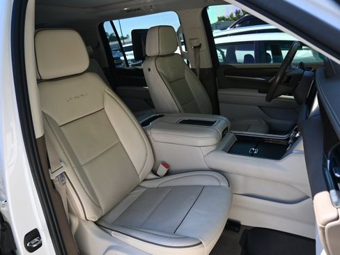 Used 2021 GMC Yukon XL Denali w/ Denali Premium Package AWD/4WD image 37