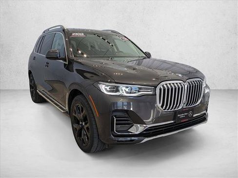 Used 2021 BMW X7 xDrive40i w/ Premium Package image 3