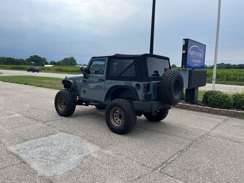 Used 2014 Jeep Wrangler Sport AWD/4WD image 5