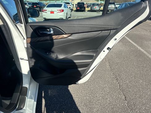 Used 2017 Nissan Maxima Platinum image 16