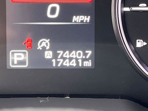 Used 2023 Subaru Outback Premium image 28