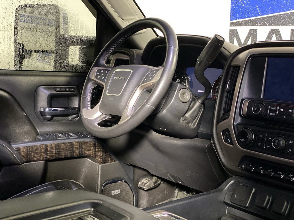 Used 2016 GMC Sierra 2500 Denali w/ Duramax Plus Package AWD/4WD image 10