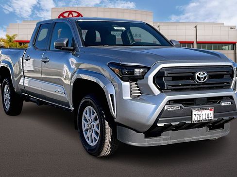 Certified 2024 Toyota Tacoma SR5 image 1