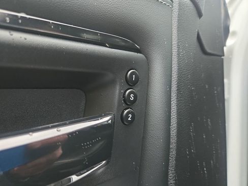 Used 2023 RAM 3500 Limited image 9