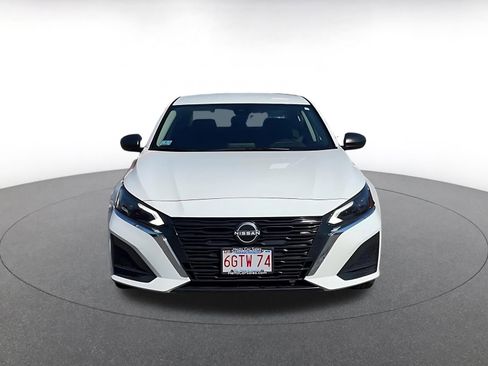 Used 2025 Nissan Altima 2.5 SV image 3