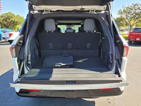 New 2026 Lincoln Navigator Reserve AWD/4WD image 17