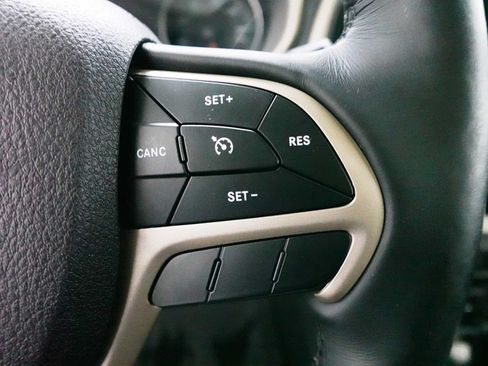 Used 2018 Jeep Cherokee Limited AWD/4WD image 18
