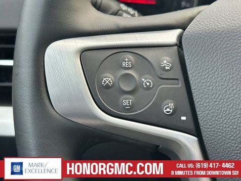 Used 2024 GMC Terrain SLT image 26