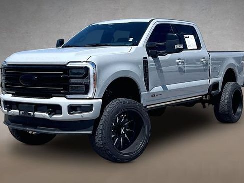 Used 2025 Ford F250 Platinum w/ FX4 Off-Road Package AWD/4WD image 1