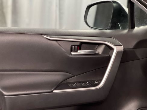 Used 2022 Toyota RAV4 XLE image 36