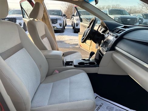 Used 2012 Toyota Camry LE image 20