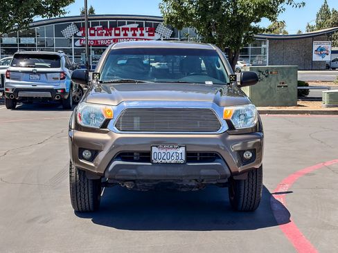 Used 2012 Toyota Tacoma 4x4 Double Cab w/ TRD Off-Road Pkg image 6