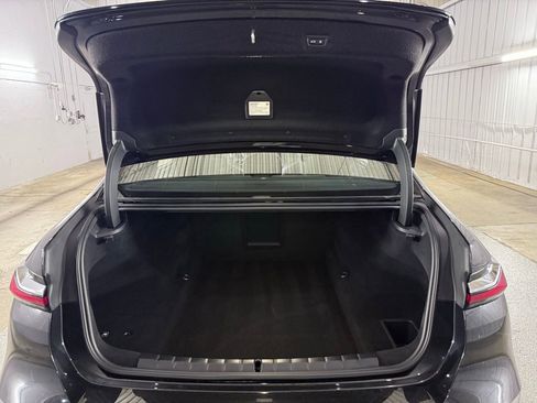 Used 2023 BMW 760i xDrive w/ Executive Package image 38