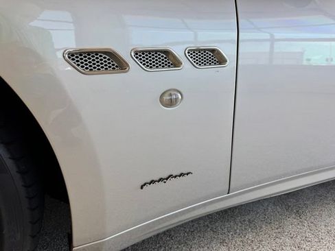 Used 2017 Maserati GranTurismo Convertible RWD image 19