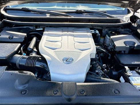 Used 2018 Lexus GX 460 image 32