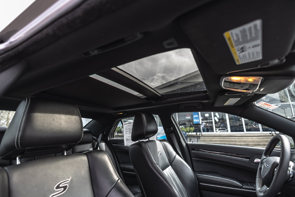 Used 2023 Chrysler 300 S RWD image 30