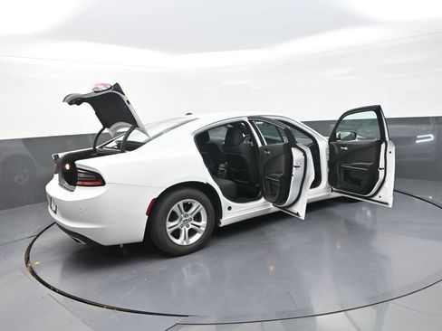 Used 2019 Dodge Charger SXT image 37