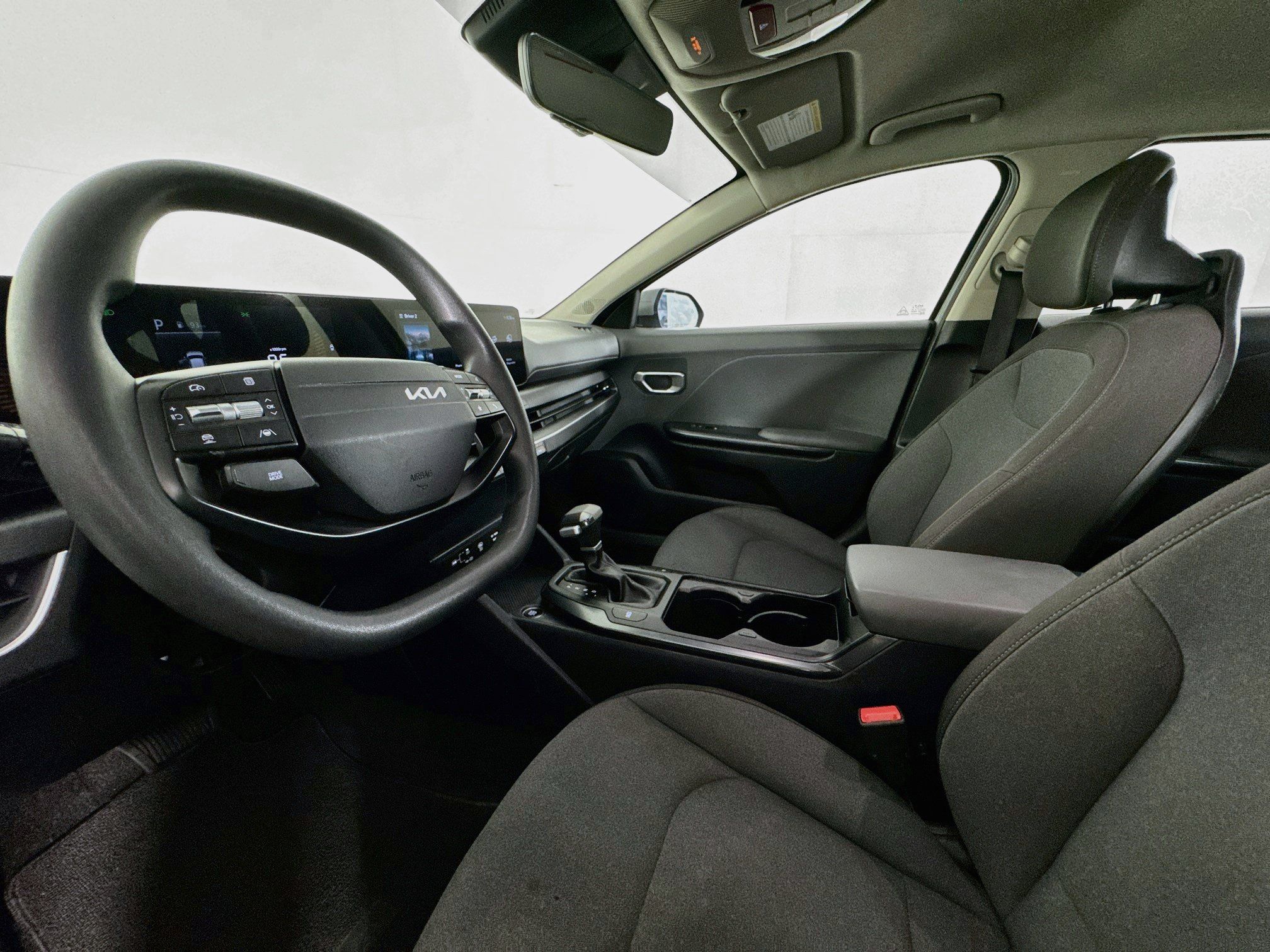 Used 2025 Kia K4 FWD image 20