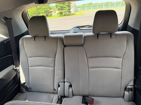 Used 2017 Honda Pilot EX image 8
