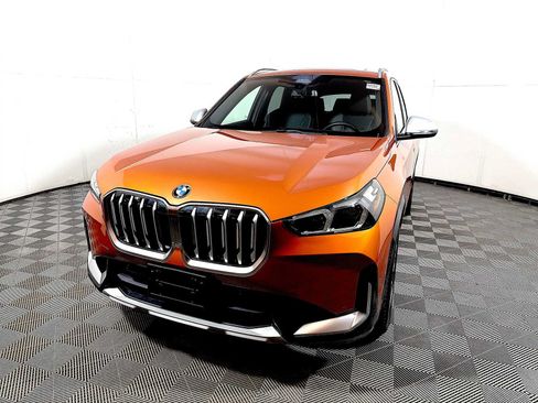 Used 2023 BMW X1 xDrive28i w/ Convenience Package AWD/4WD image 3