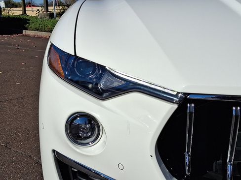 Certified 2022 Maserati Levante GT image 9