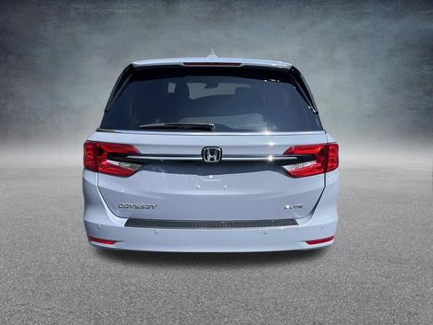 Used 2023 Honda Odyssey Elite image 7