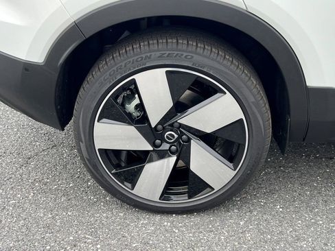 New 2026 Volvo EX40 Plus w/ Climate Package image 6