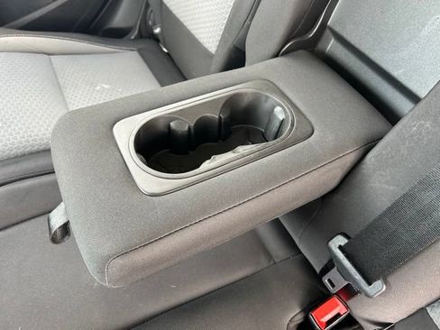Used 2017 Ford Escape SE w/ Equipment Group 201A AWD/4WD image 37