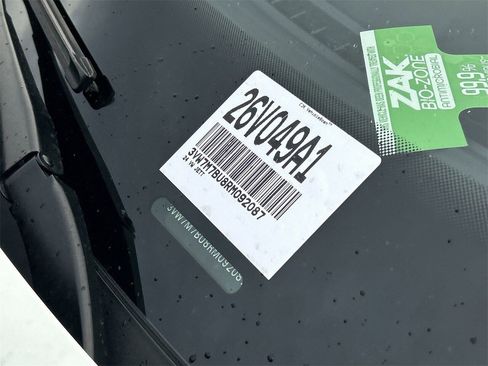 Certified 2024 Volkswagen Jetta SE w/ Panoramic Sunroof Package image 32