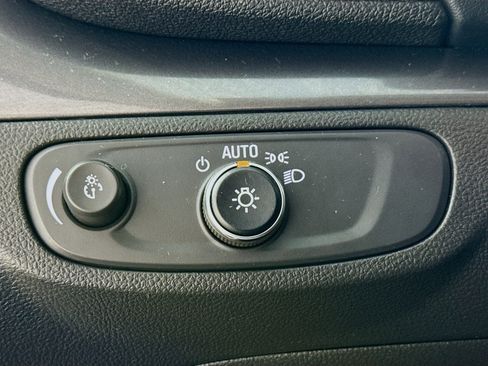 Used 2019 Buick Encore Preferred image 11