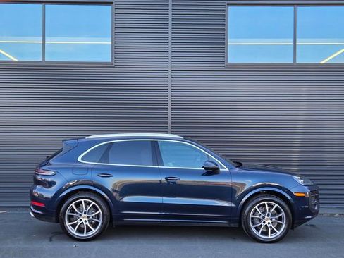 Used 2025 Porsche Cayenne image 8