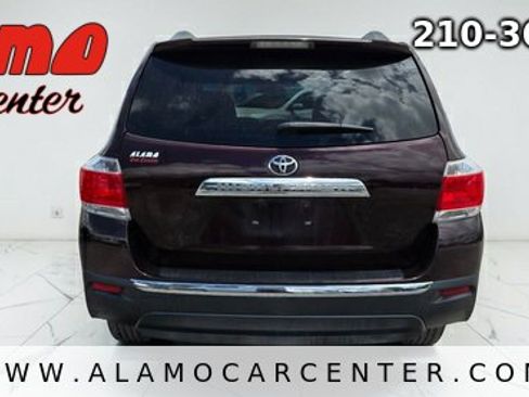 Used 2013 Toyota Highlander FWD image 4