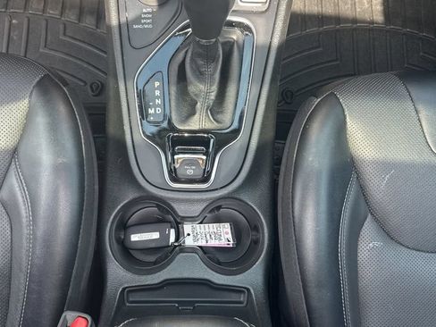 Used 2022 Jeep Cherokee Limited AWD/4WD image 33
