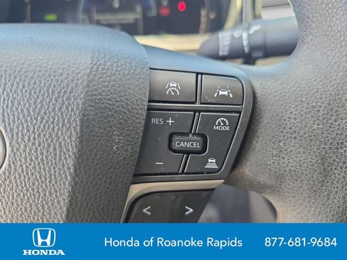 Used 2025 Toyota Camry SE FWD image 22