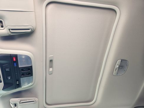 Used 2021 Subaru Crosstrek 2.0i Premium w/ Moonroof Package image 26