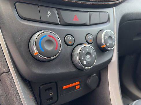 Used 2018 Chevrolet Trax LS w/ LPO, Cargo Package AWD/4WD image 19