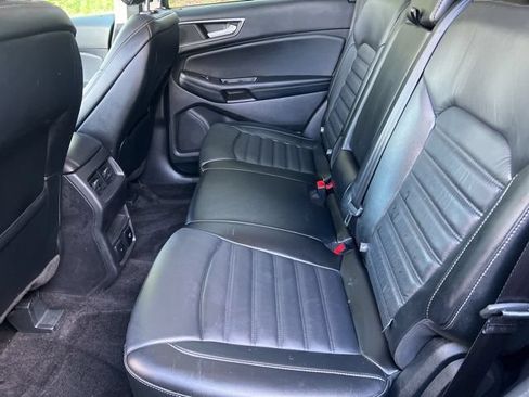 Used 2016 Ford Edge SEL w/ Equipment Group 201A AWD/4WD image 19