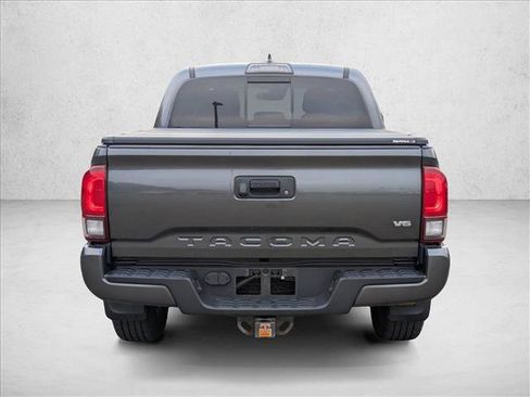 Used 2019 Toyota Tacoma TRD Sport AWD/4WD image 6