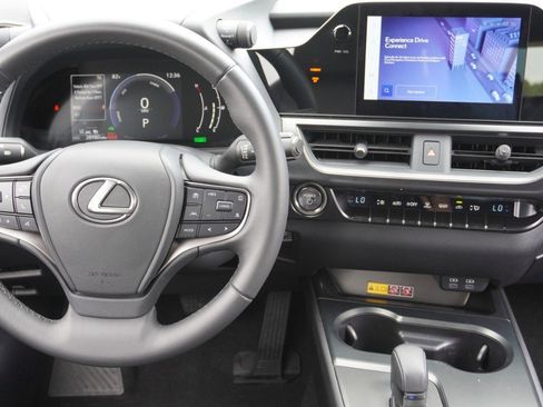 Certified 2025 Lexus UX 300h FWD w/ Accessory Package (Z2) image 26
