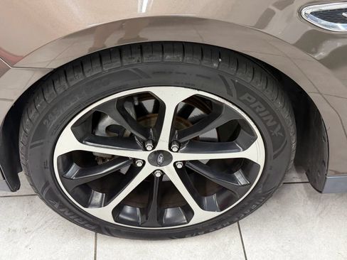 Used 2015 Ford Taurus Limited w/ Equipment Group 301A FWD image 34