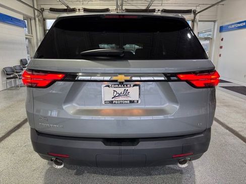 Used 2023 Chevrolet Traverse LT image 10