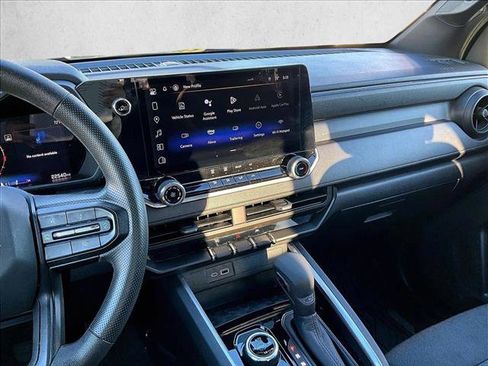 Certified 2024 Chevrolet Colorado Trail Boss w/ Technology Package image 8