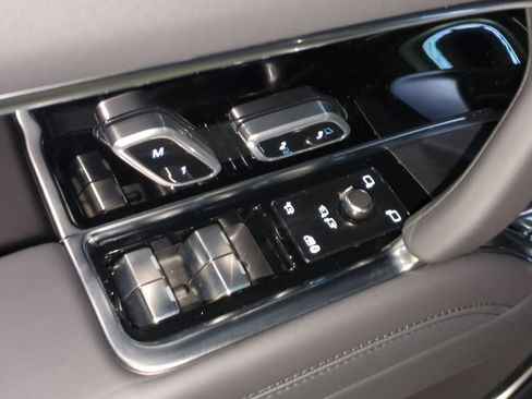 New 2026 Land Rover Range Rover SE AWD/4WD image 12
