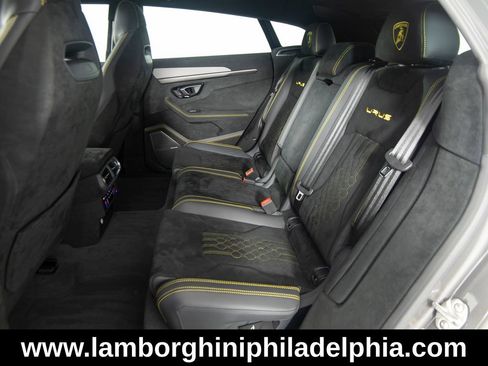 Used 2024 Lamborghini Urus Performante AWD/4WD image 38