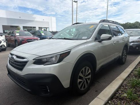 Used 2022 Subaru Outback Premium AWD/4WD image 2