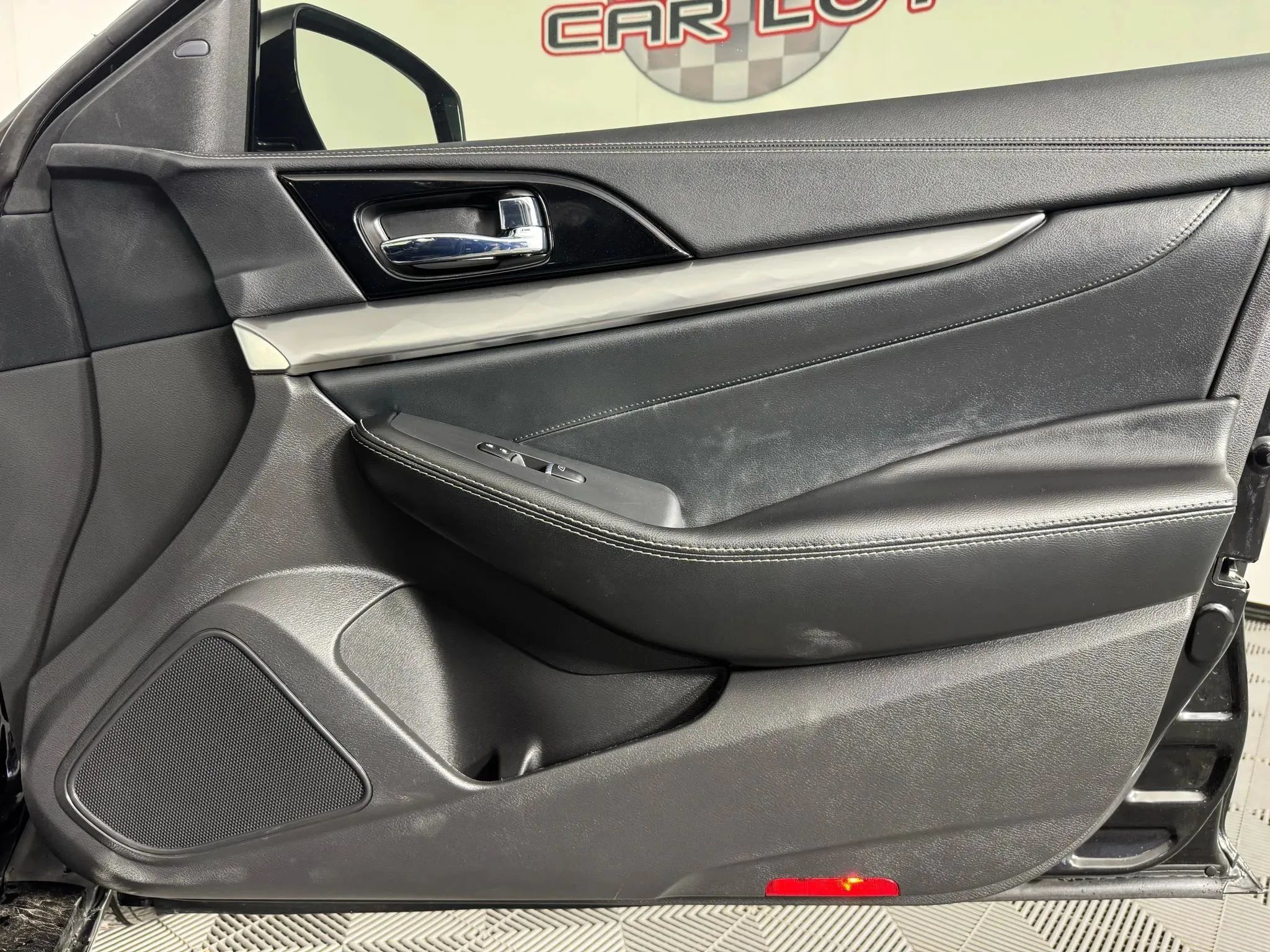 Used 2023 Nissan Maxima SV w/ Floor Mat Group FWD image 40