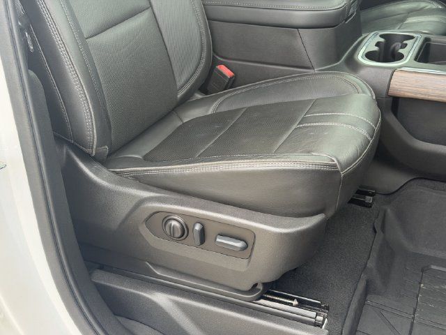 Used 2023 Chevrolet Silverado 3500 High Country w/ Snow Plow Prep/Camper Package AWD/4WD image 18