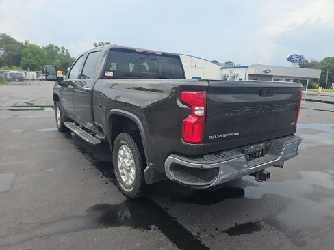 Used 2021 Chevrolet Silverado 2500 LTZ w/ LTZ Plus Package AWD/4WD image 11
