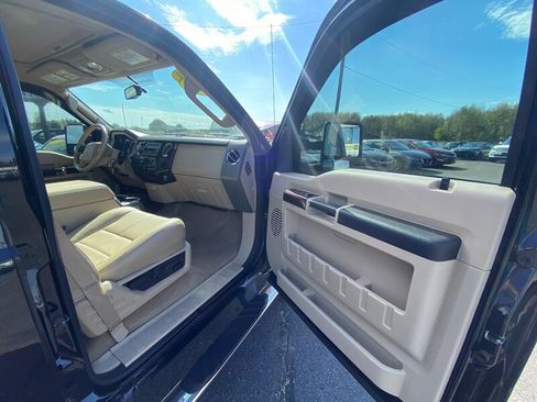 Used 2010 Ford F250 Lariat image 10