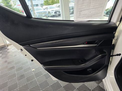 Used 2021 MAZDA MAZDA3 s image 38